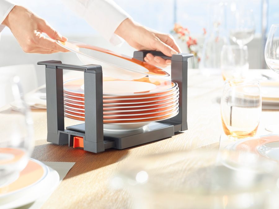 Blum plate holder with plate being taken away