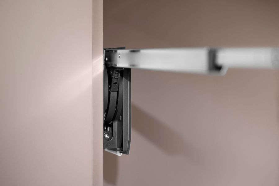 Integrated opening angle stop in detail