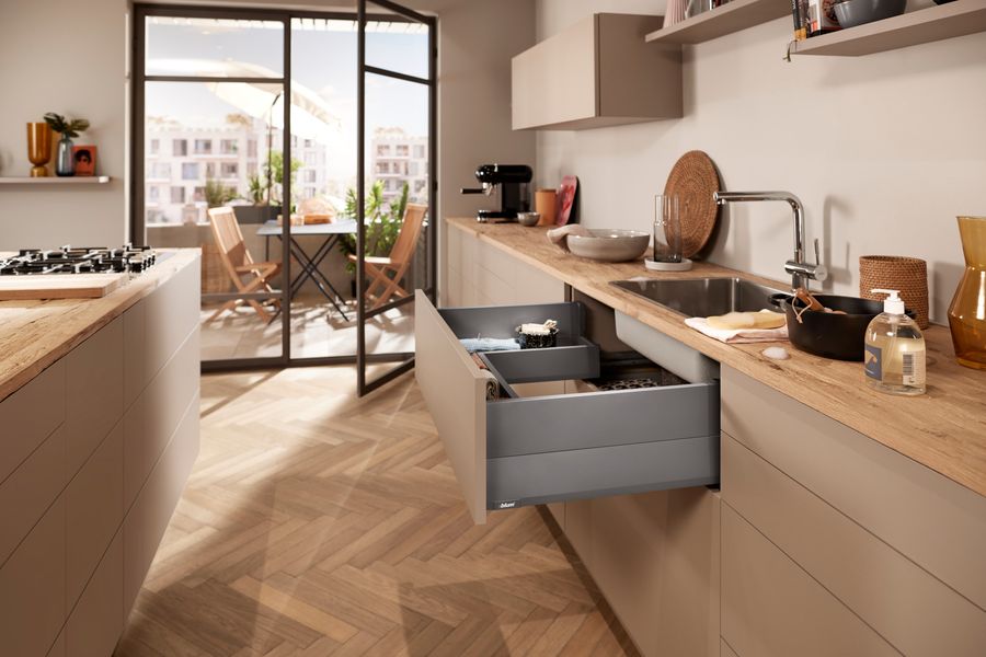 MERIVOBOX sink pull-out with centre piece